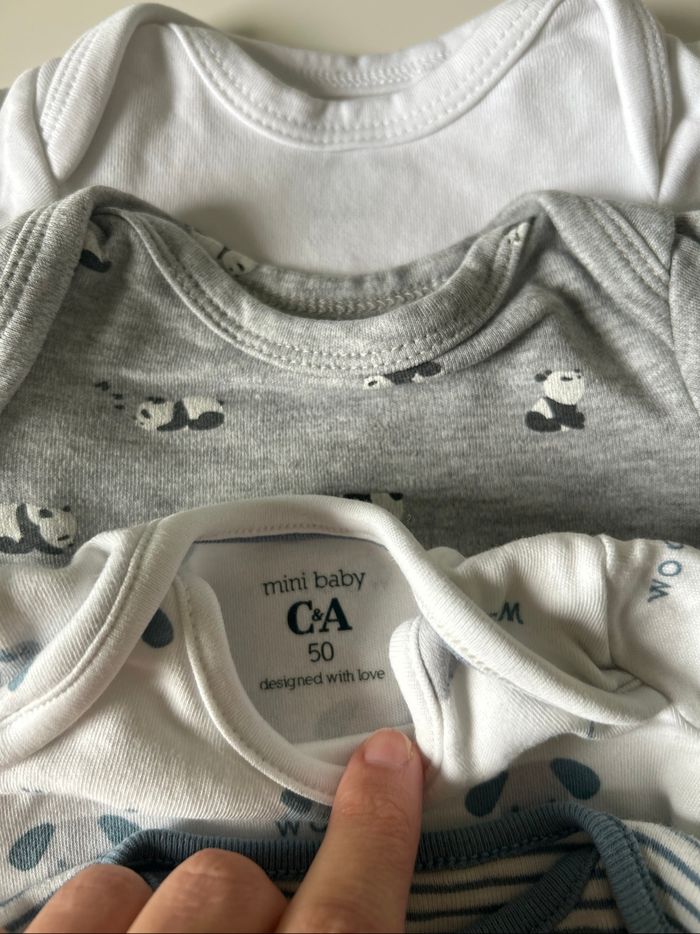 Lot de 5 bodys (3 naissances et 2 de 1 mois) - photo numéro 4