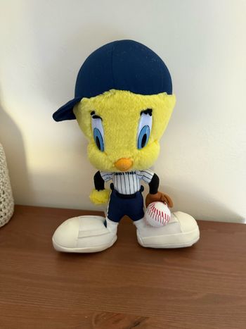 Peluche Titi le canari tenue baseball
