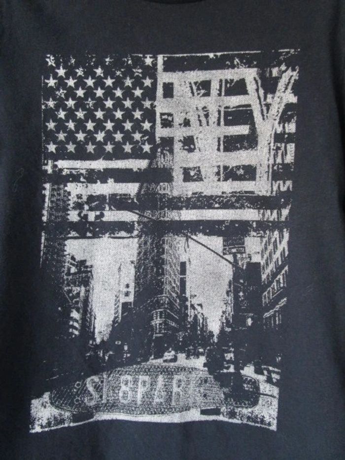 T-shirt marine NY Vertbaudet 6 ans TBE - photo numéro 3