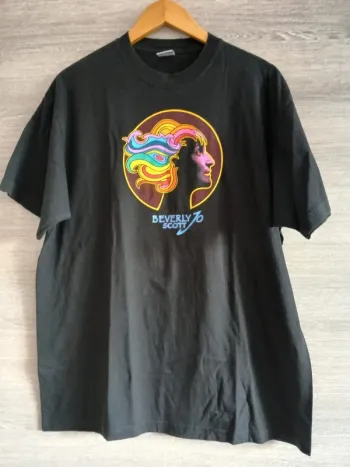 Tee-shirt Beverly Scott 70