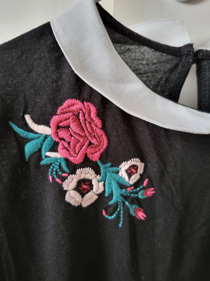 Tee shirt fin et manches dentelles noir - photo numéro 2