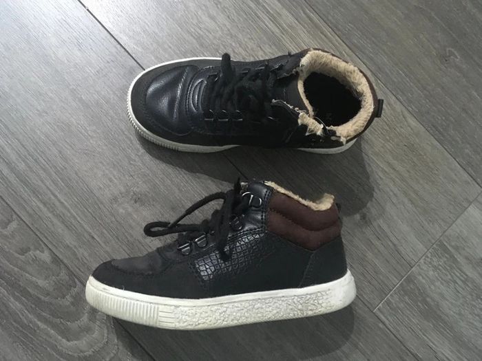 Baskets chaudes, pointure 29.