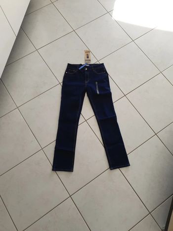 Jean femme taille 38 Neuf lc3