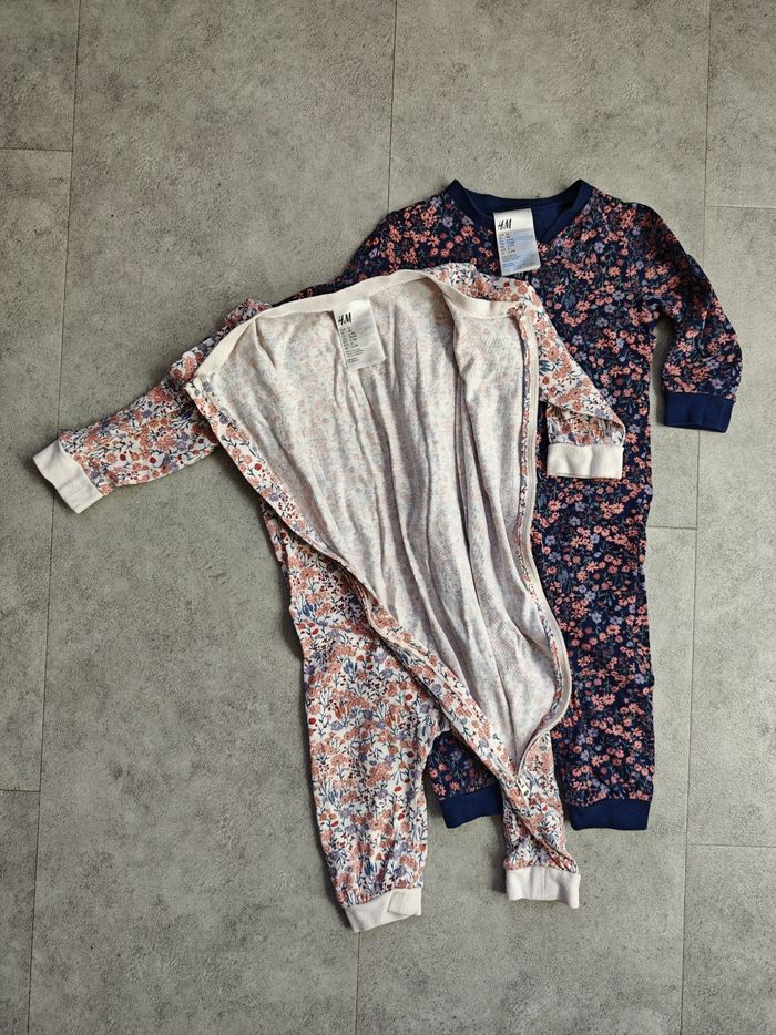 6-9 mois (74 cm) - lot de 2 pyjamas fille zippés (H&M) - photo numéro 2
