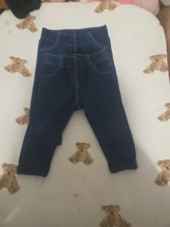 2 pantalons 6 mois Kiabi