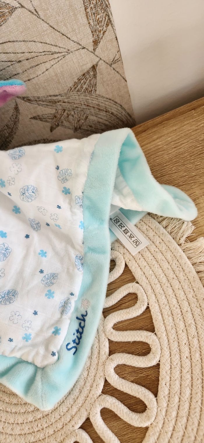 Doudou Lange Bébé Disney Stitch Bleu blanc neuf - photo numéro 6