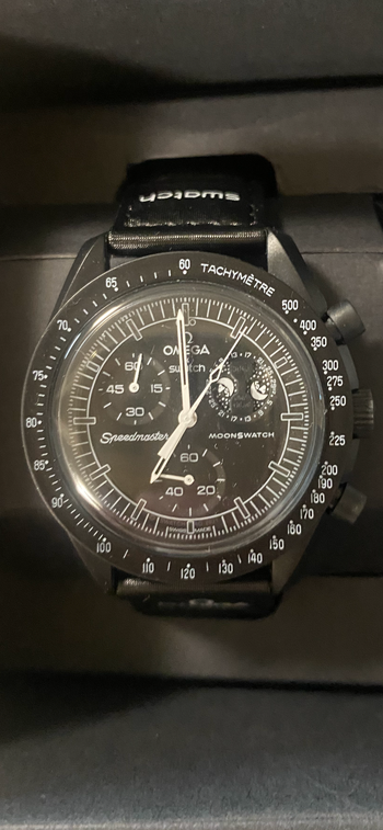 Montre Omega x Swatch Speedmaster Moonswatch « Snoopy »