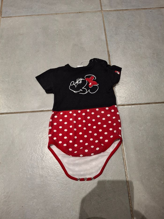 Body manche courte minnie taille 18 mois