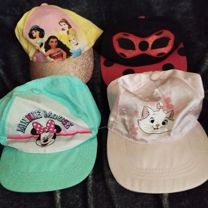 Lot de casquettes - photo numéro 2