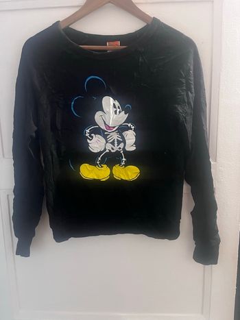 Pull Disney mixte en taille M.