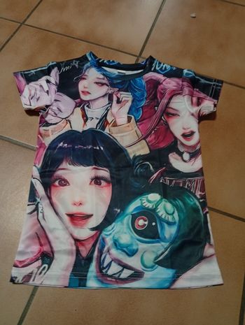 T-shirt fille Kpop hunter neuf taille 8 ans 