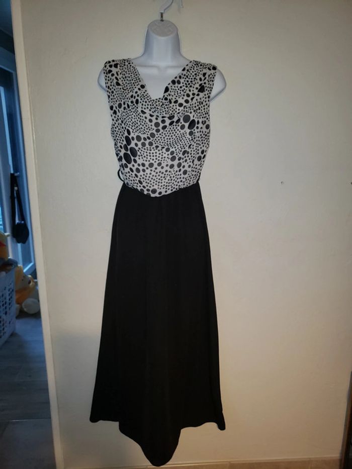 robe longue sans manche taille 38/40
