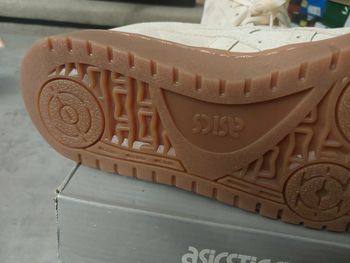 Asics tiger taille 37.5