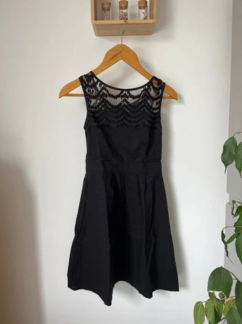 Robe élégante noire Naf Naf