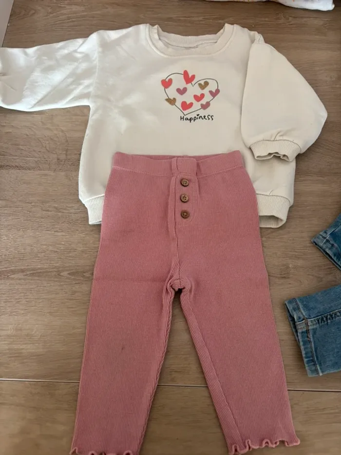 2 tenues bébé fille 12mois - photo numéro 2