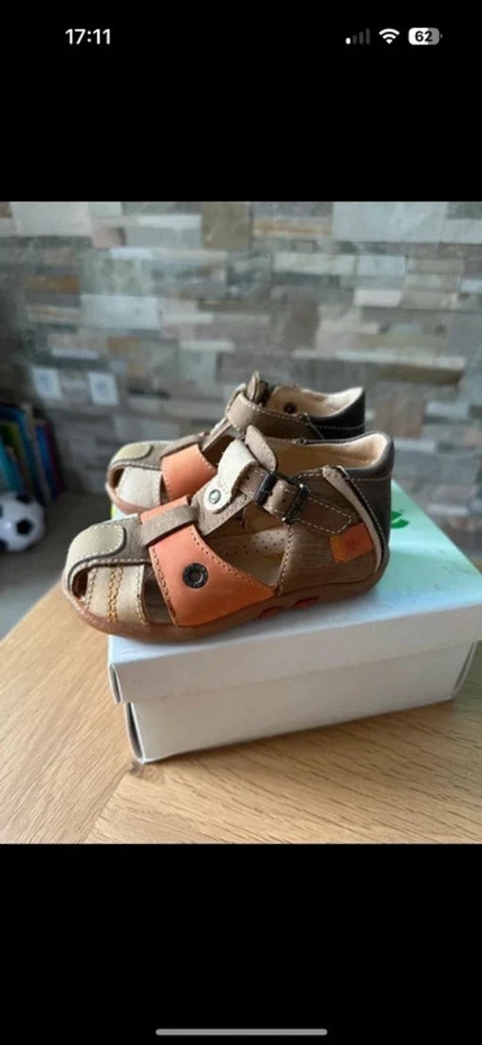 Sandale babybotte taille 24 neuve - photo numéro 2