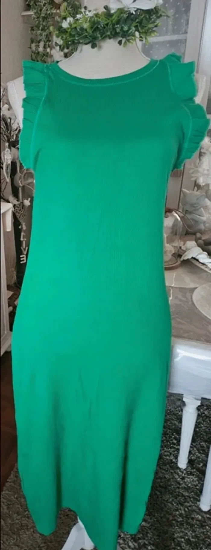 Robe verte longue sans manches Zara Taille M Neuve - photo numéro 2