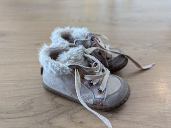 Chaussures fourrées  brillantes Shoo Pom  taille 22