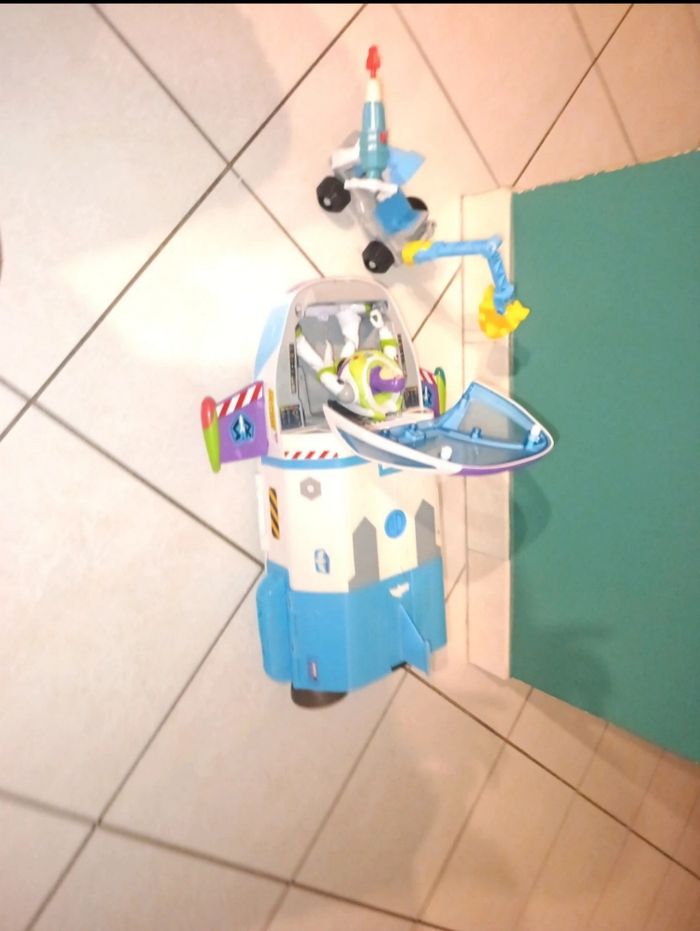 Buzz l'éclair toy Story - photo numéro 4