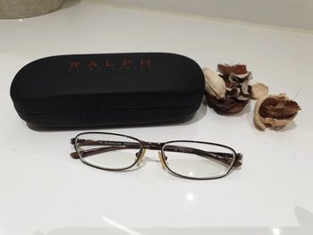 Monture lunettes avec boîtier