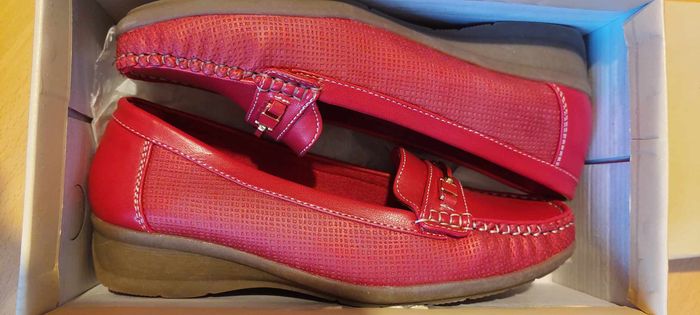Beaux mocassins femme Confort Soft Shoes rouge 37 tout cuir neufs - photo numéro 10