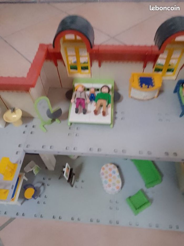 Maison Playmobil avec accessoires - photo numéro 7