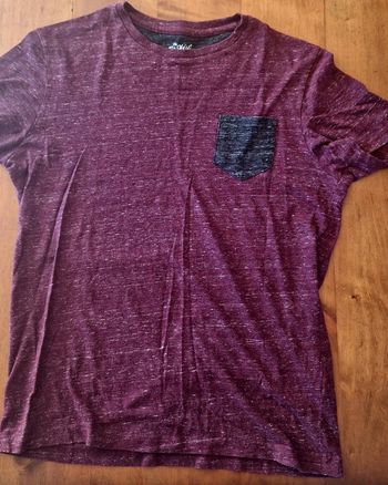 T-shirt Celio poche avant côté coeur