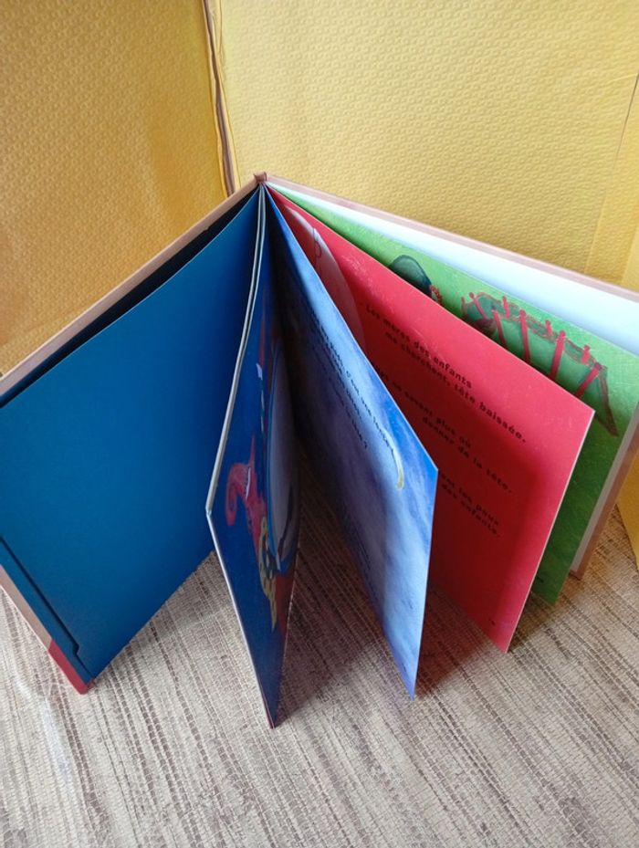 Livre et CD original sur les chapeaux de pou le sablier édition - photo numéro 8