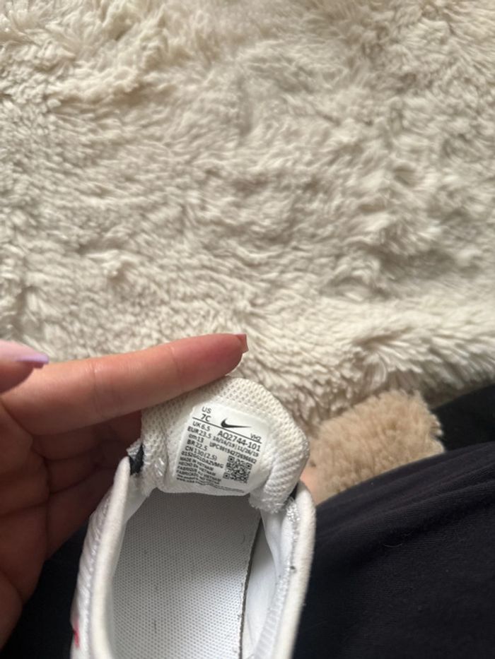 Nike air rouge et blanche taille 23,5 - photo numéro 4