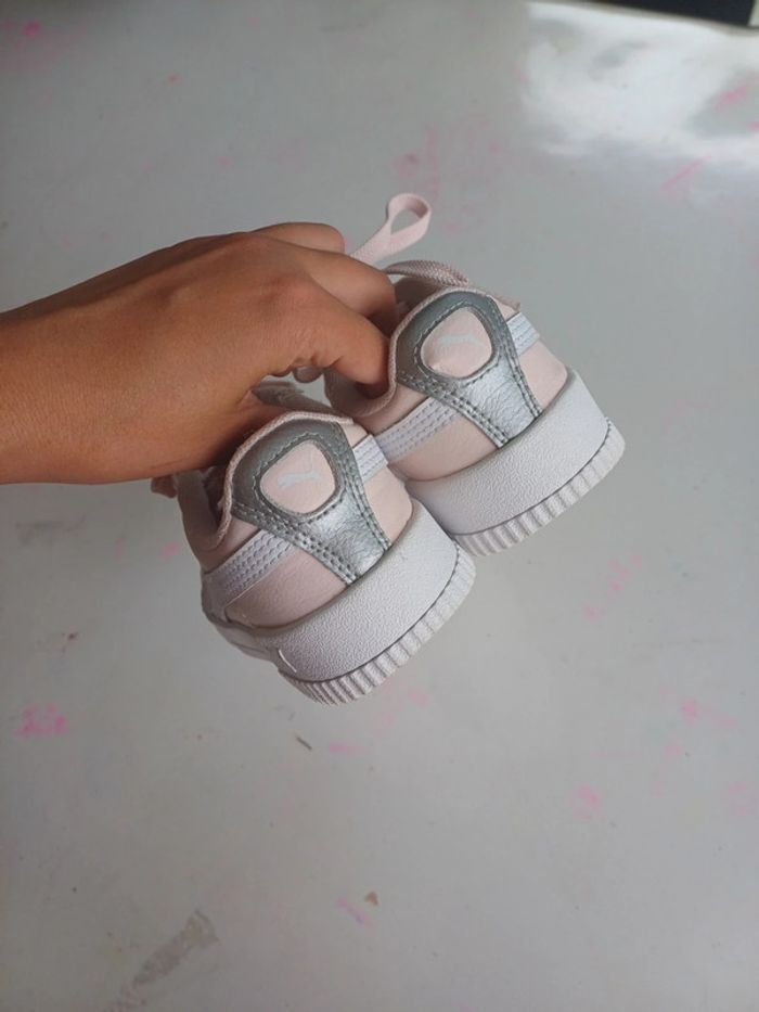 Paire de basket puma rose et blanc 31 - photo numéro 4