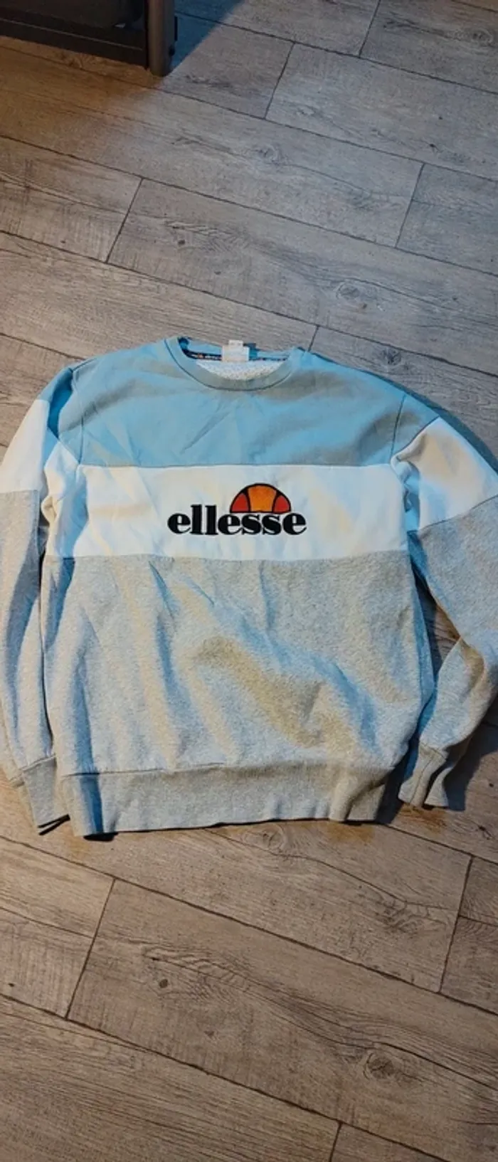 Pull tricolore