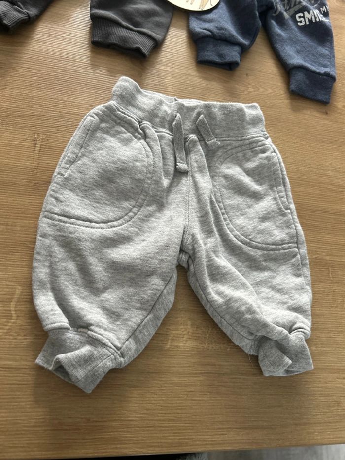 Lot de 3 jogging H&M - photo numéro 2