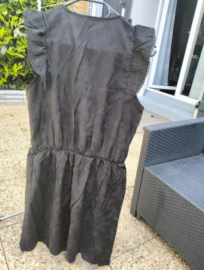 Petite robe noire courte - photo numéro 2