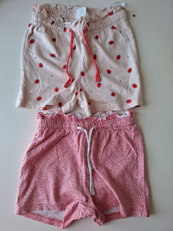 Lot de 2 shorts fille H&M taille 12 mois