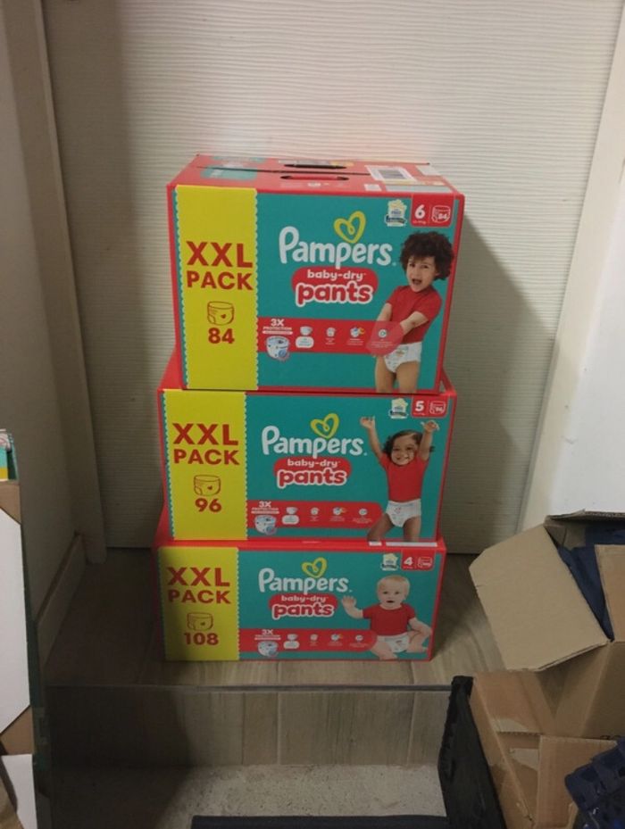 XXL pack couches Pampers baby dry pants taille 4 ou 5 ou 6