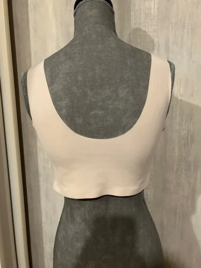 Soutien-gorge sans couture - photo numéro 3
