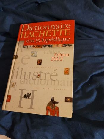 Dictionnaire Hachette encyclopédique 2002