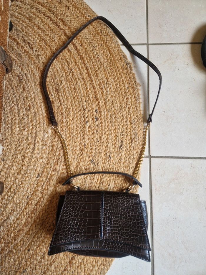 Jolie petit sac à main ou à bandoulière marron effet croco primark