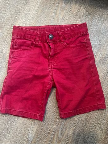 Short rouge