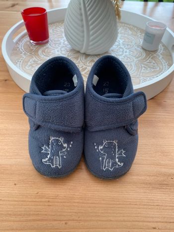 Chaussons taille 23