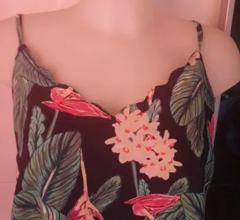 Joli débardeur fleuri tropical taille M