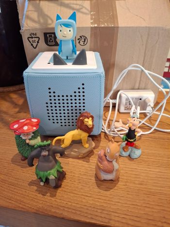 Toniebox avec 6 figurines en trés bon état