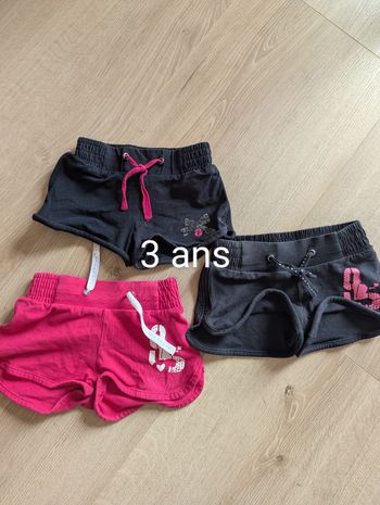 Lot 3 shorts 3ans