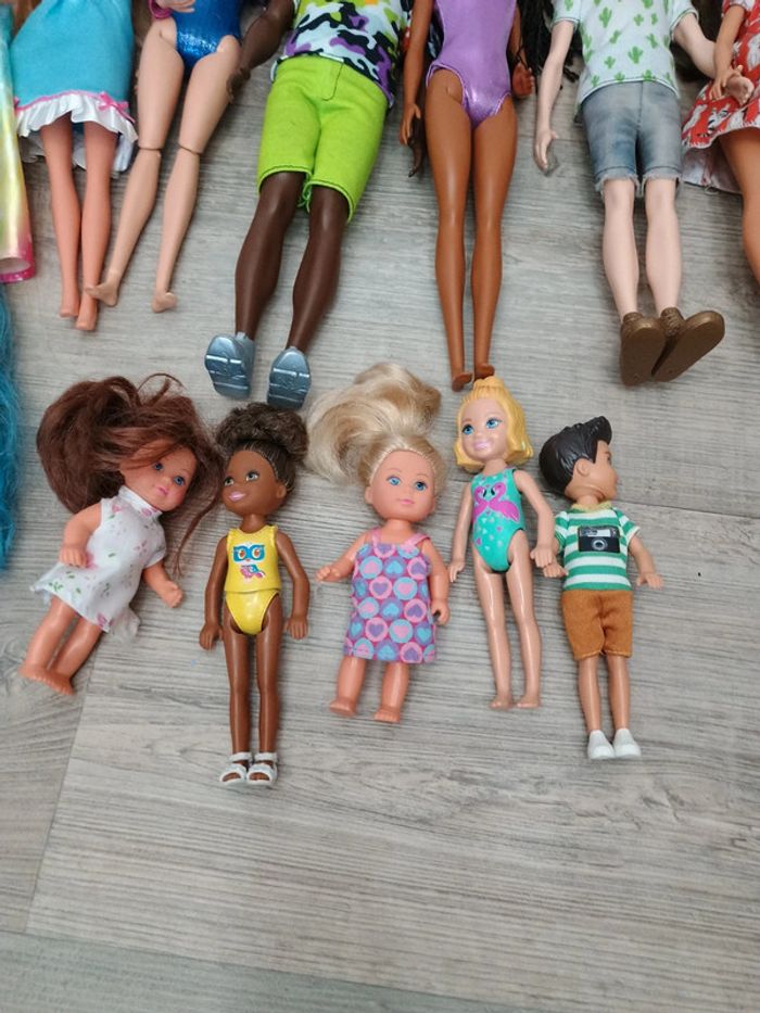 Lot de barbie avec différents accessoires - photo numéro 2