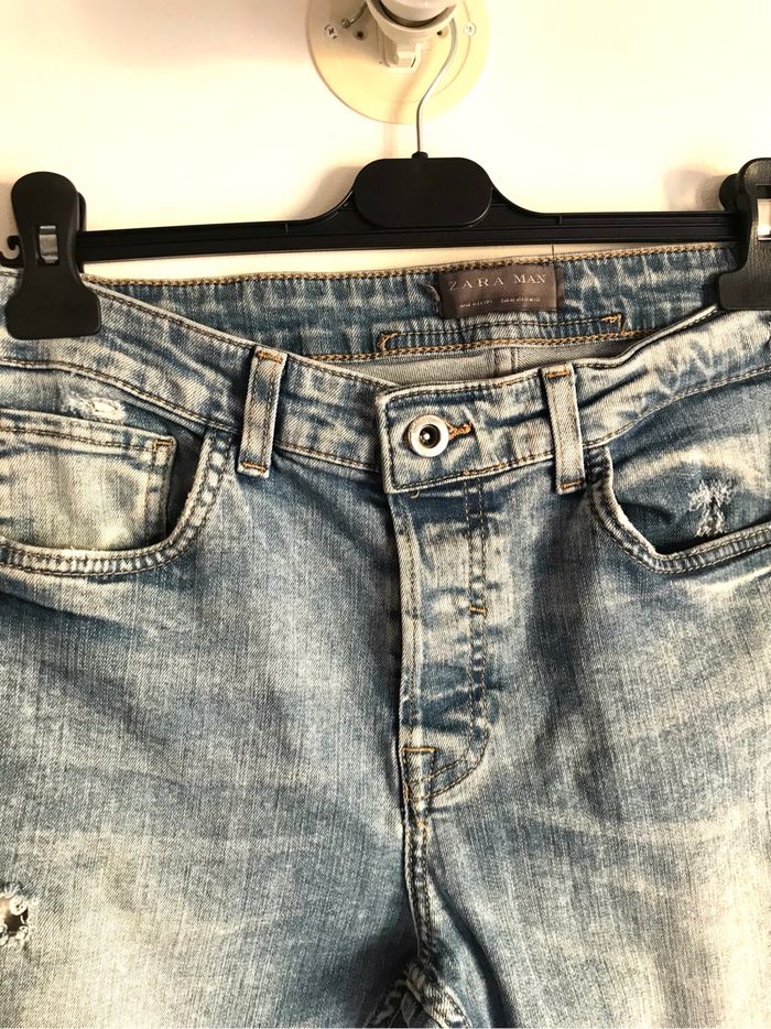 Jean Zara Man à trous taille 42 - photo numéro 2