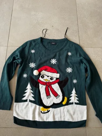 Pull vert foncé bon prix collection, taille 40/42, très bon état