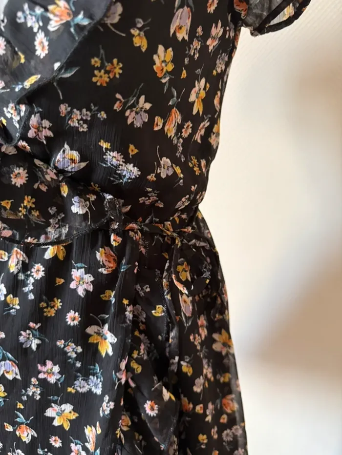 Robe d’été à fleur en très bon état taille XS tally weijl - photo numéro 4
