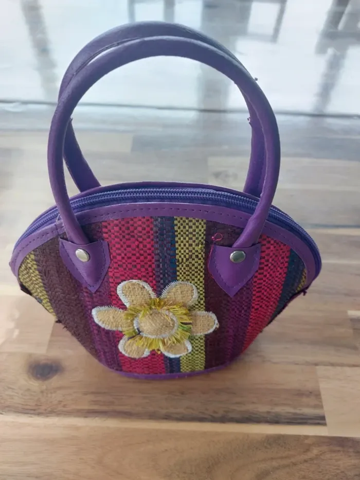 Petit sac en osier pour fille