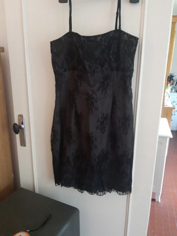 Robe noire en dentelle grain de malice