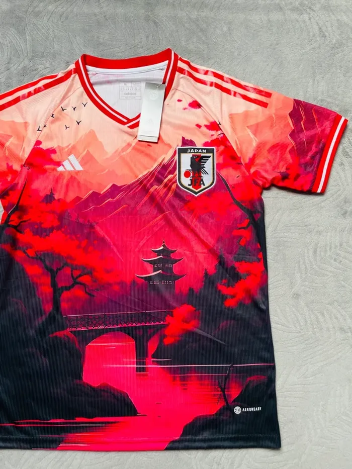 Maillot concept foot Japon rouge paysage taille M - photo numéro 3